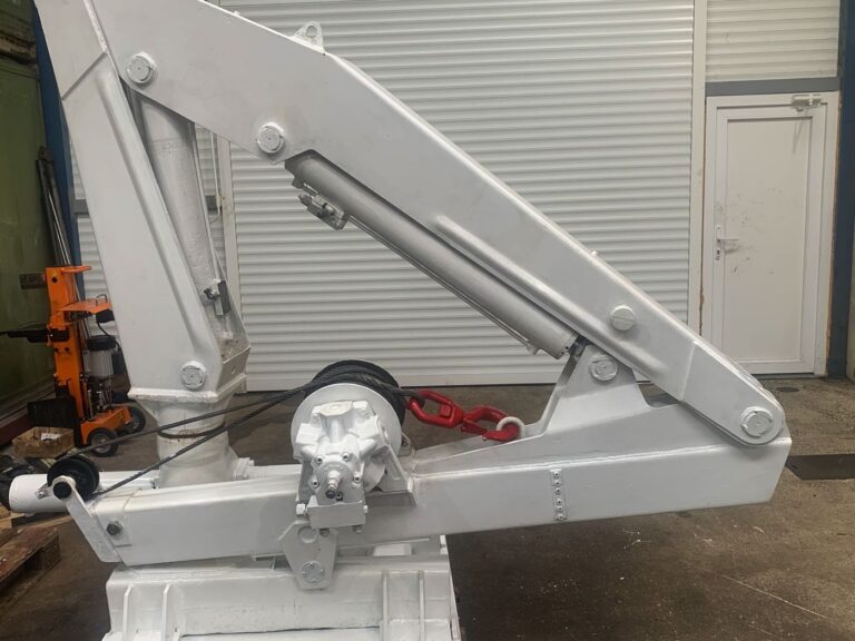 servis hidraulične brodske dizalice Ferrari