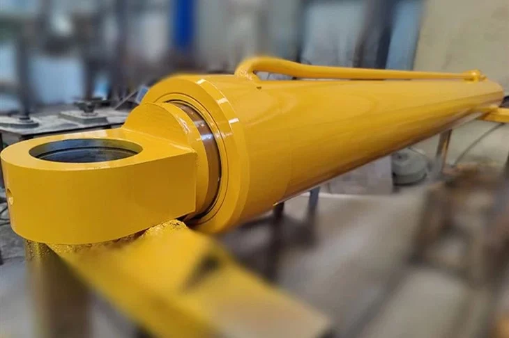 Zaglavljen hidraulični cilindar